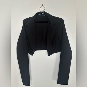 PrettyLittleThing Black Cropped Blazer
